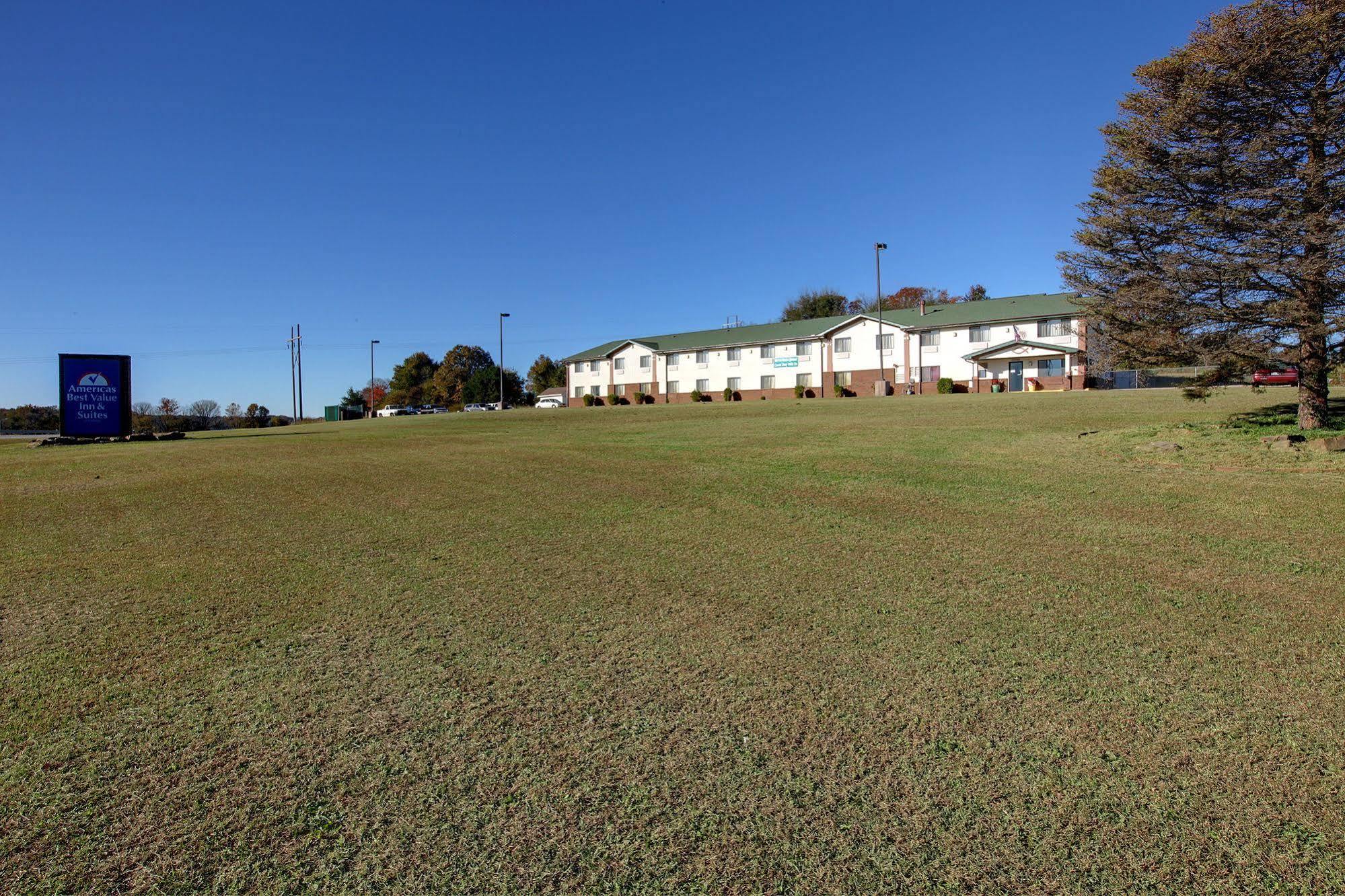 Americas Best Value Inn & Suites Cassville Roaring River Exterior foto